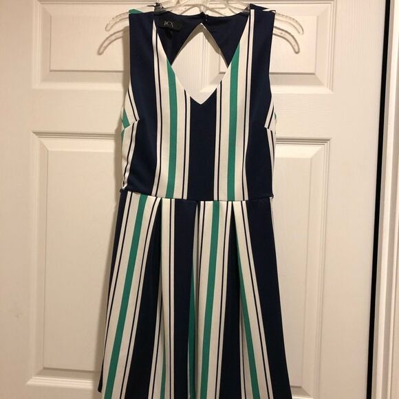 BCX Dresses & Skirts - BCX open back dress sleeveless with pleats